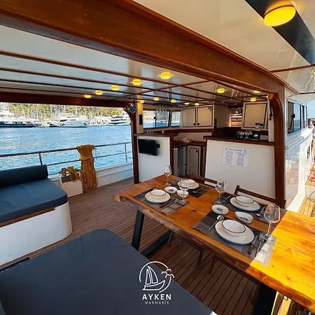 Ayken Boat Botel *