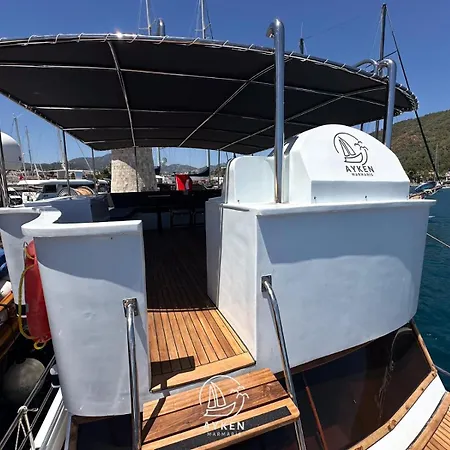 Botel Ayken Boat *