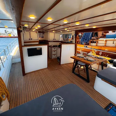 Botel Ayken Boat *