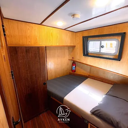 Botel Ayken Boat